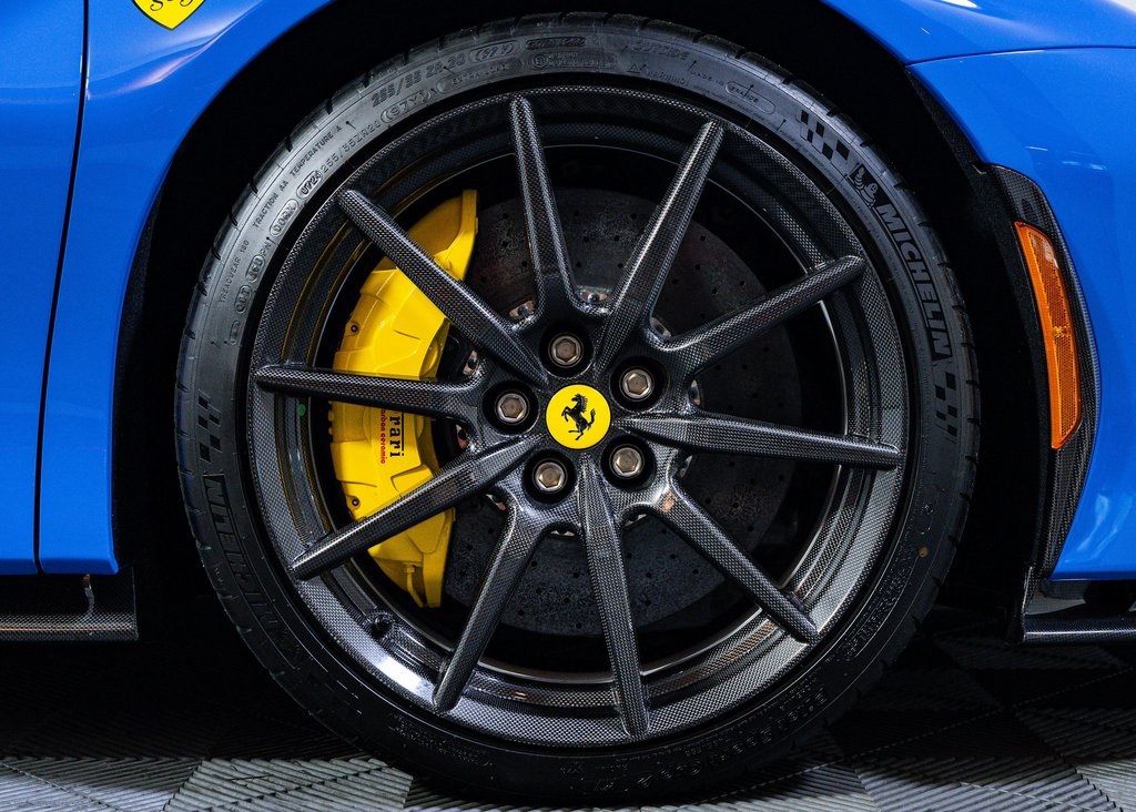2025 Ferrari SF90 Spider Base photo 12