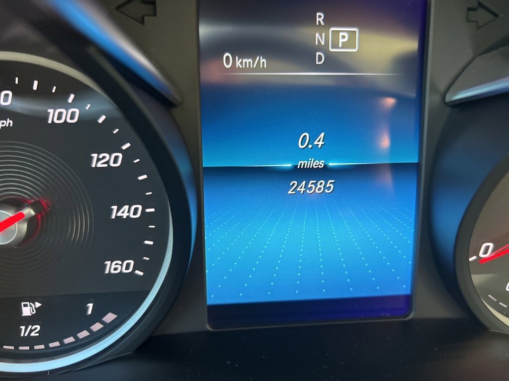 2022 Mercedes Benz GLC 300 photo 4