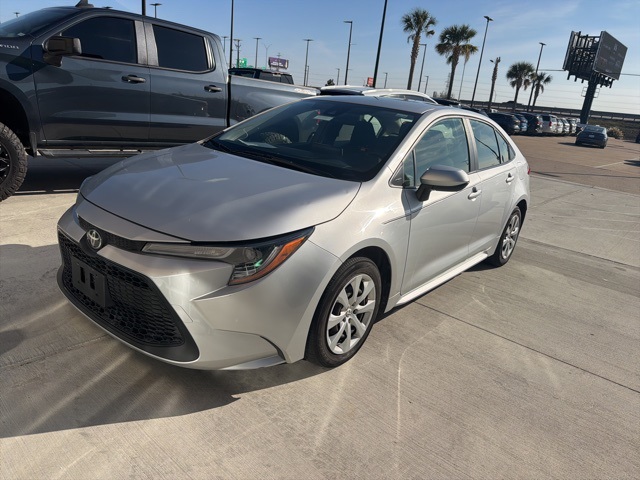 2021 Toyota Corolla LE's photo