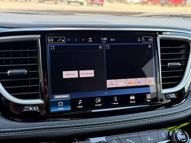 2026 Chrysler Pacifica photo 17