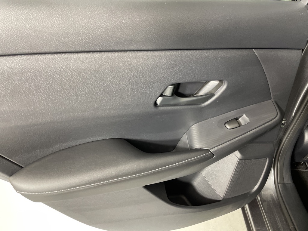 2025 Nissan Sentra SV photo 34
