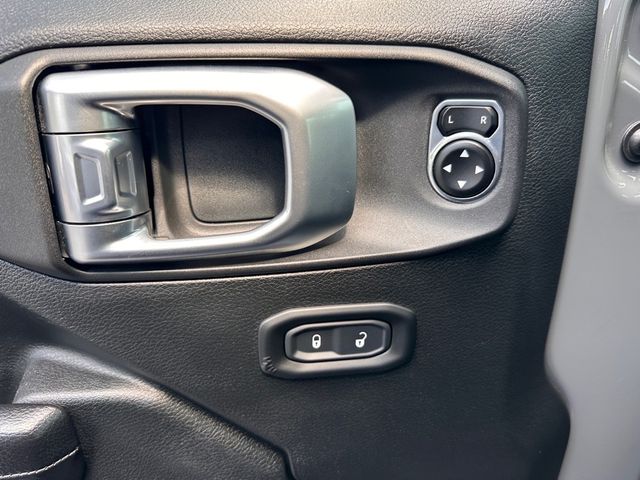 2019 Jeep Wrangler Sport S photo 16