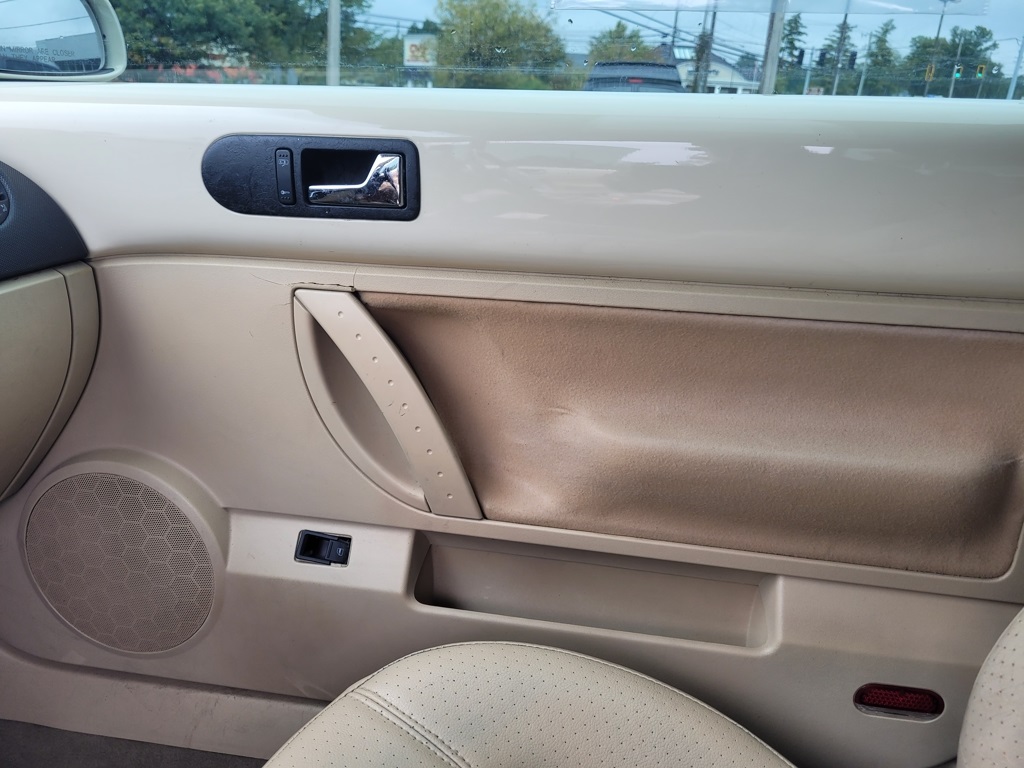 2005 Volkswagen Beetle GLS photo 15