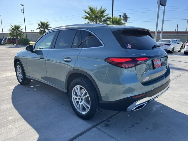 2026 Mercedes Benz GLC 300 4MATIC photo 4