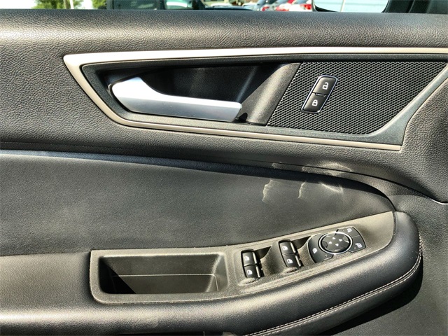 2024 Ford Edge SEL photo 4