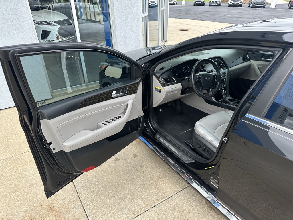 2017 Hyundai Sonata Limited photo 10