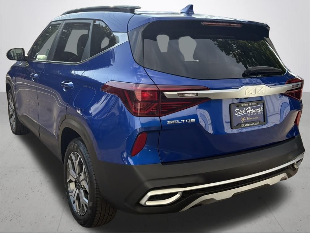 2022 Kia Seltos EX photo 10