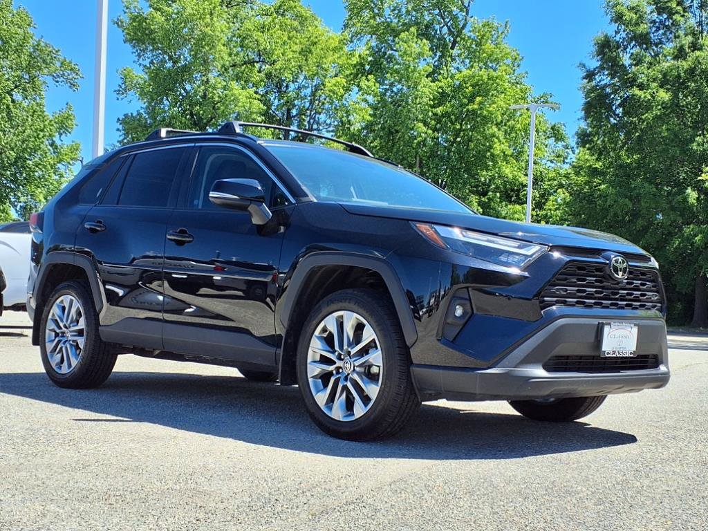 2024 Toyota RAV4 XLE Premium photo 2