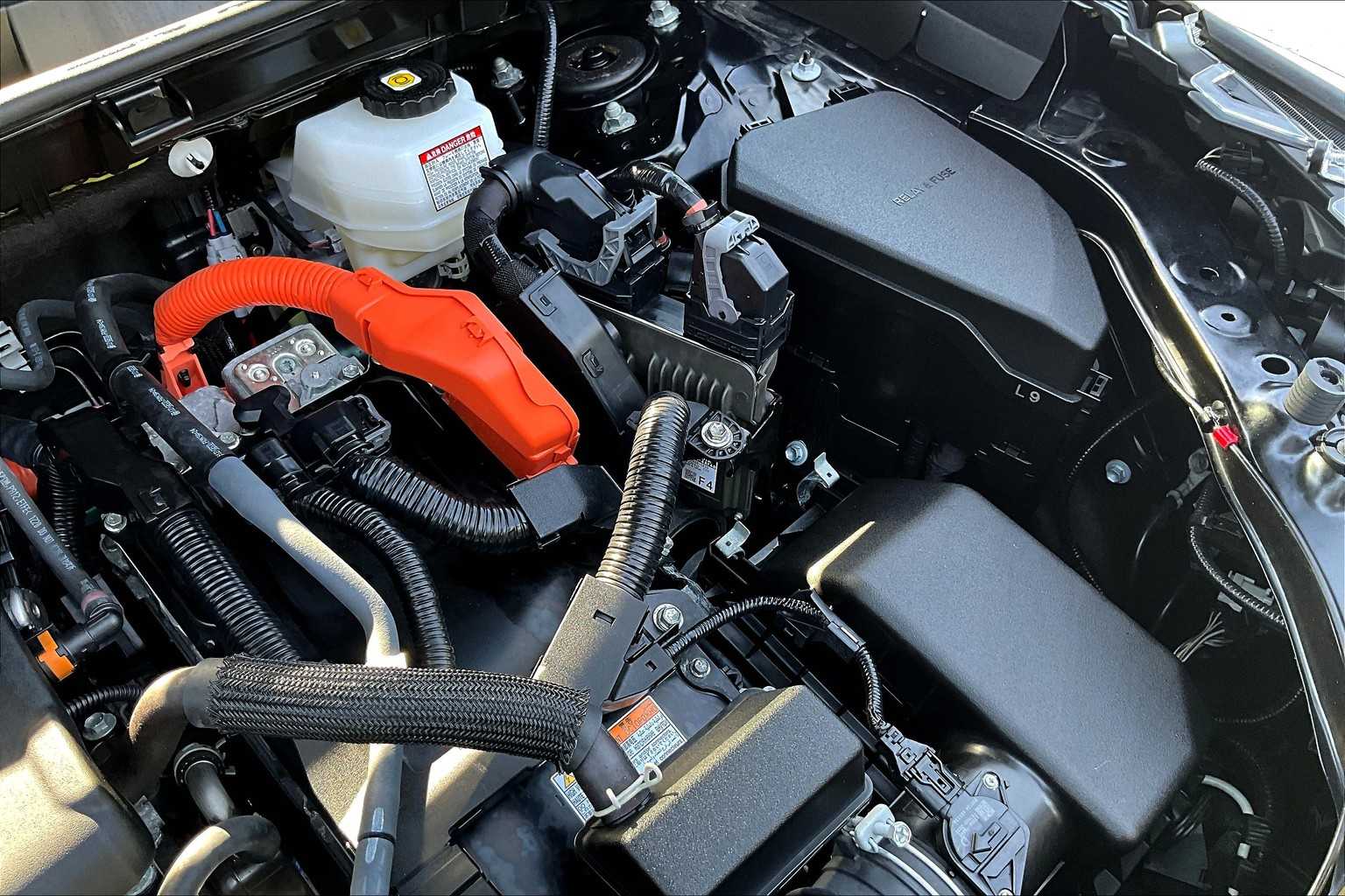 2022 Toyota RAV4 Hybrid XLE photo 30