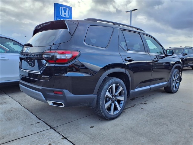 2025 Honda Pilot Elite photo 2