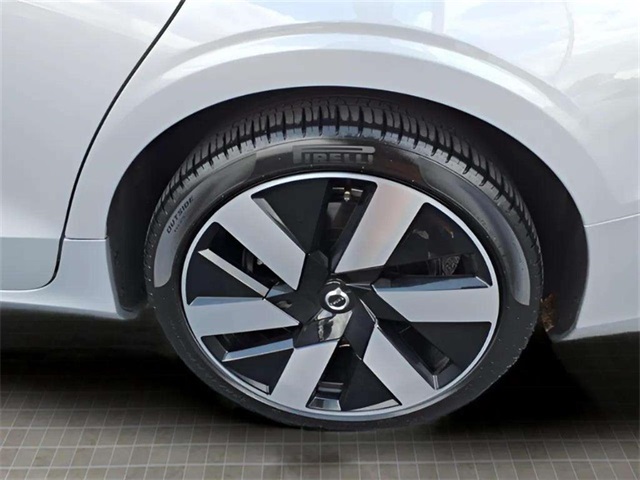 2024 Volvo S60 Recharge T8 Plus photo 4