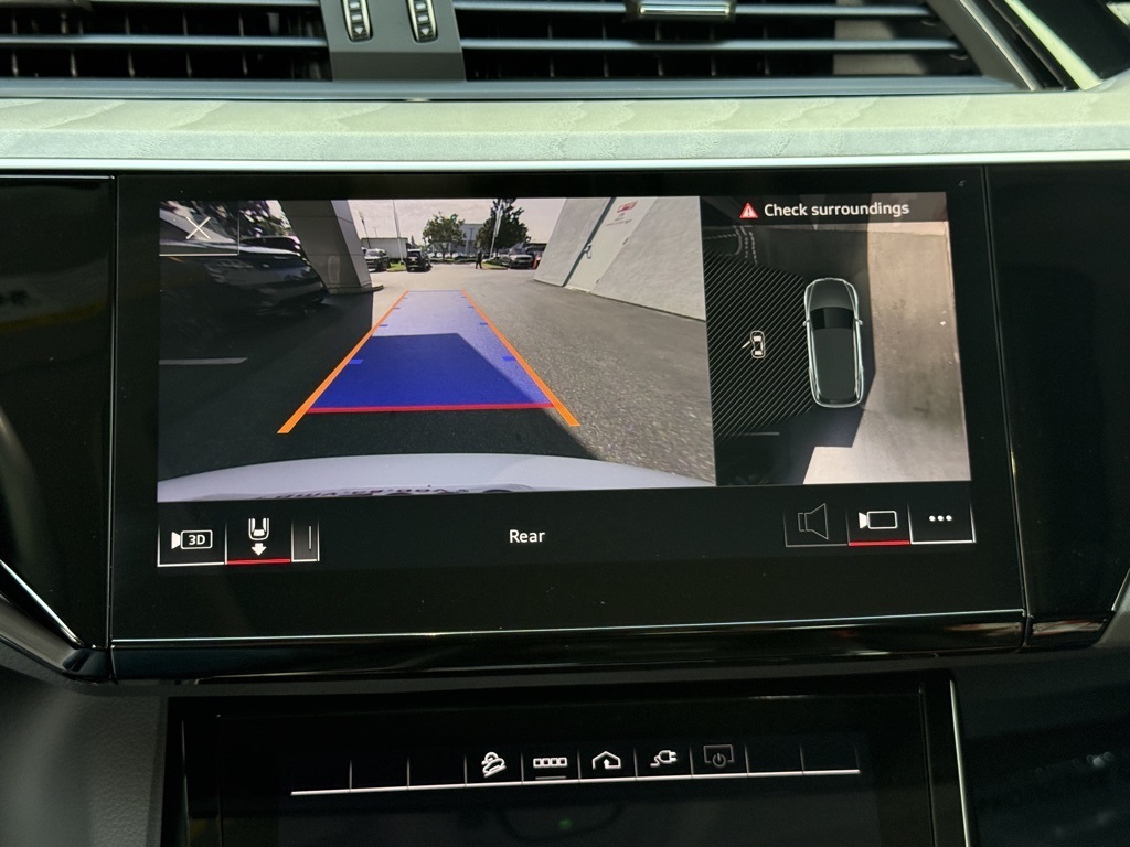 2024 Audi Q8 E-tron Premium Plus photo 25