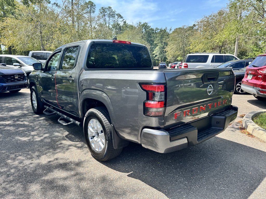 2023 Nissan Frontier SV photo 4