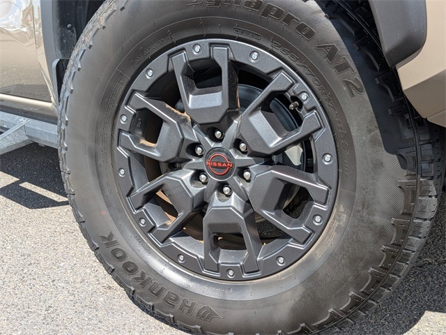 2022 Nissan Frontier PRO-4X photo 8