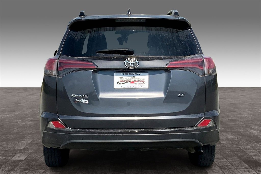 2018 Toyota RAV4 LE photo 3