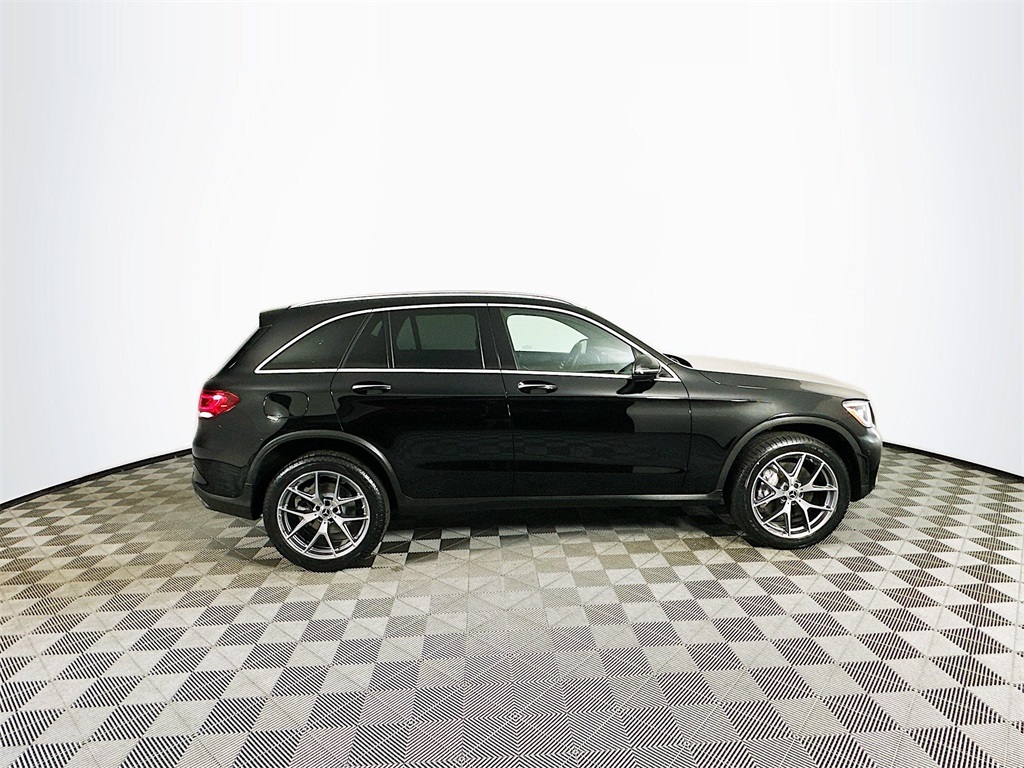 2022 Mercedes Benz GLC 300 4MATIC photo 3