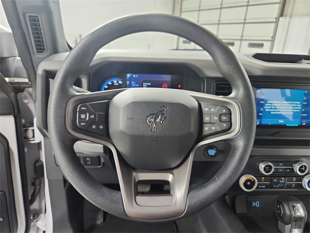 2023 Ford Bronco Base photo 22