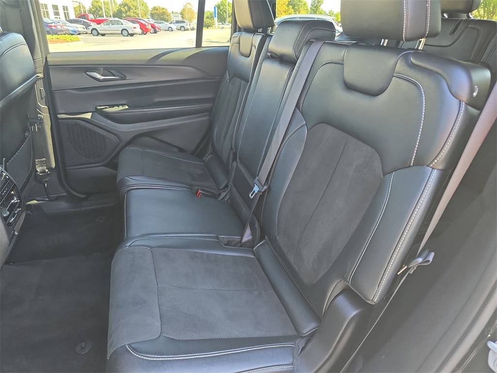 2024 Jeep Grand Cherokee Altitude photo 14