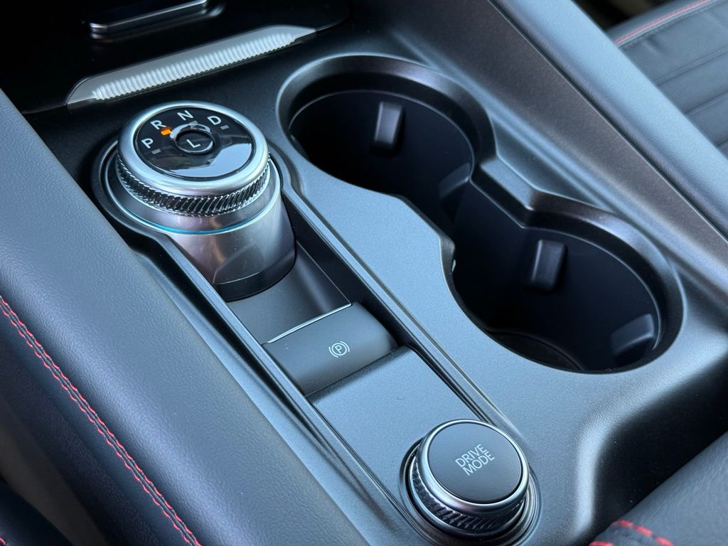 2025 Ford Explorer ST-Line photo 11
