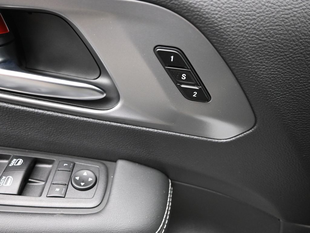 2026 Chrysler Pacifica photo 16