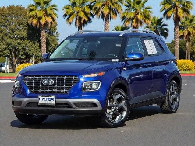 2022 Hyundai Venue SEL Limited photo 2