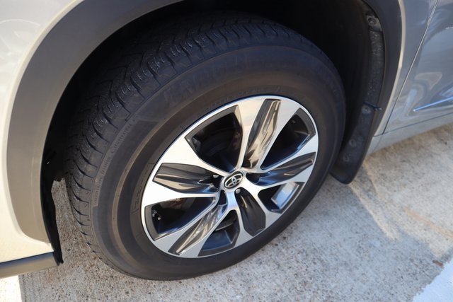 2022 Toyota Highlander XLE photo 4