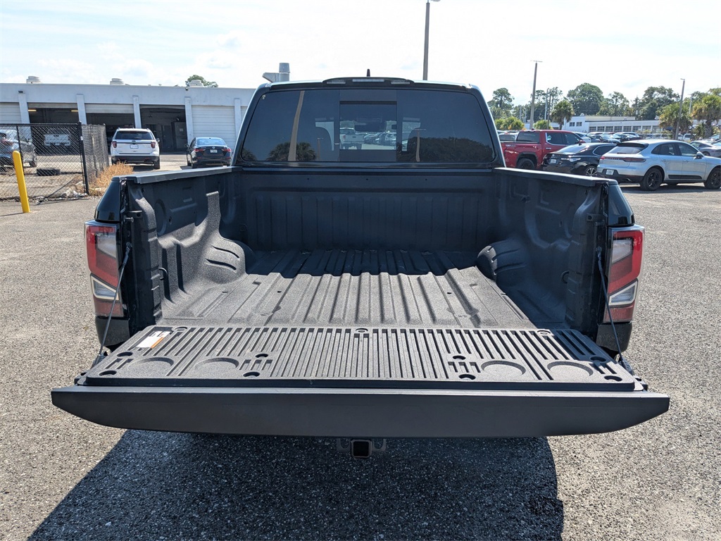 2024 Nissan Titan PRO-4X photo 14