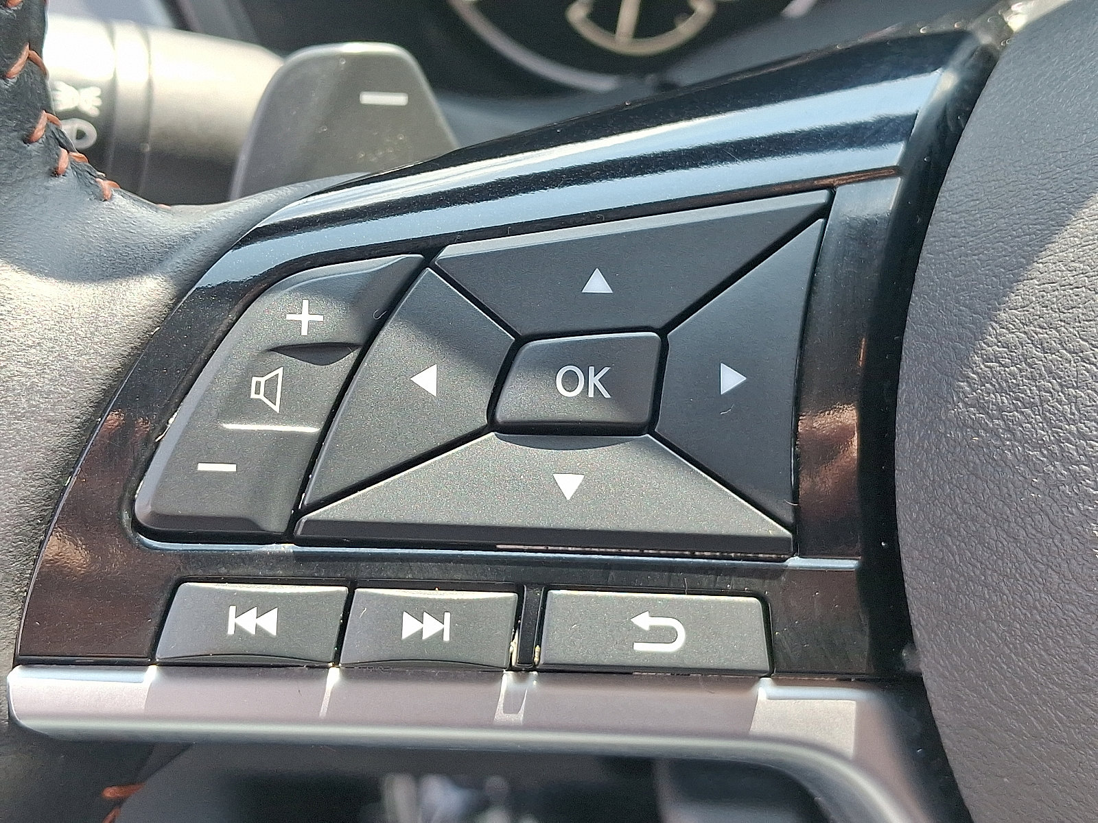 2023 Nissan Altima 2.5 SR photo 21