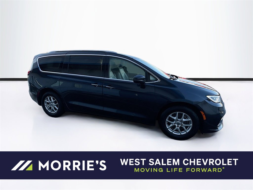 2021 Chrysler Pacifica Touring L's photo