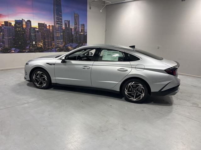 2026 Hyundai Sonata SEL Sport photo 2