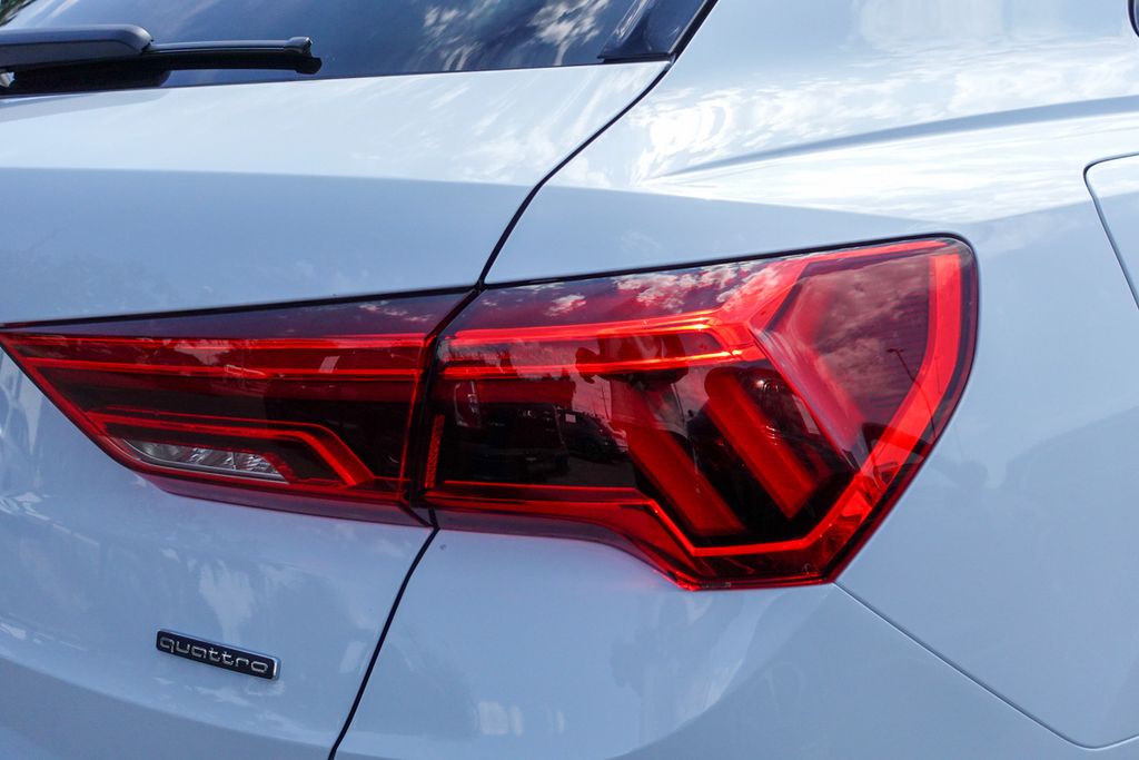 2025 Audi Q3 S line Premium photo 6