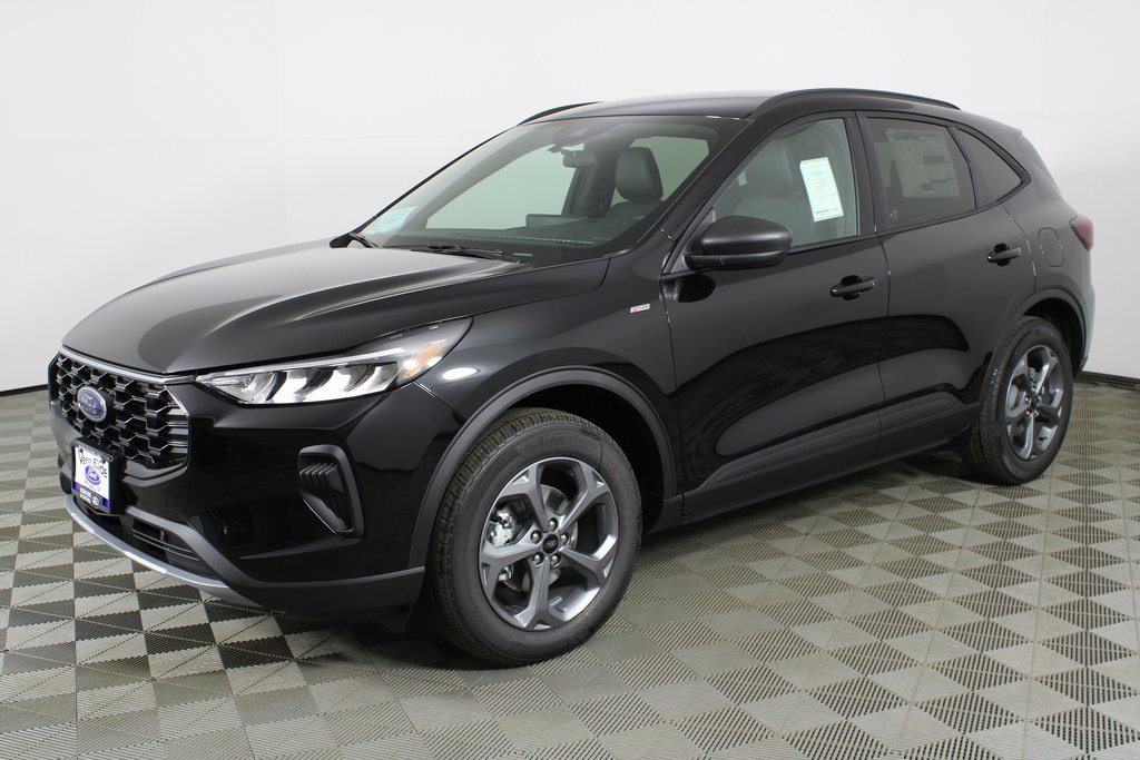2026 Ford Escape ST-Line photo 3