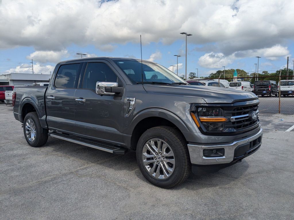 2025 Ford F-150 XLT photo 2