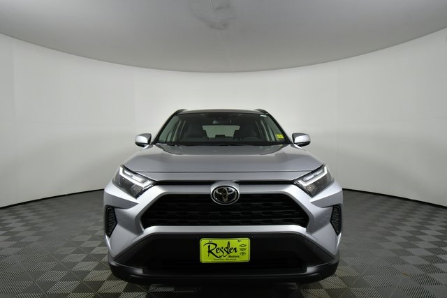 2025 Toyota RAV4 Hybrid XLE photo 2