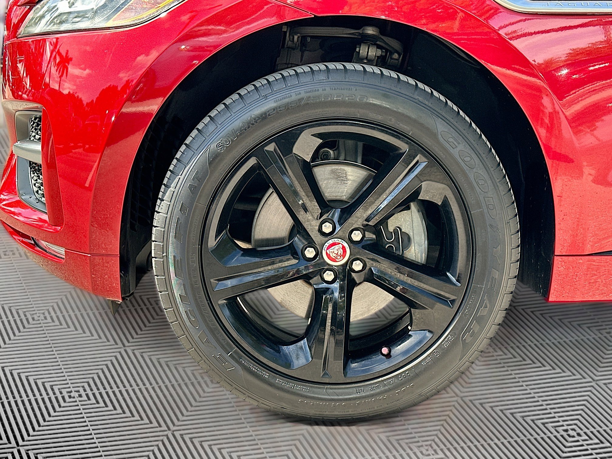 2018 Jaguar F-PACE R-Dynamic SE photo 35