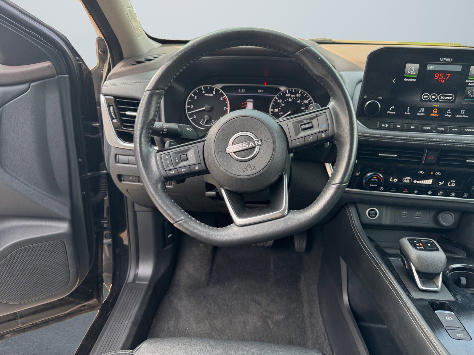 2023 Nissan Rogue SL photo 12
