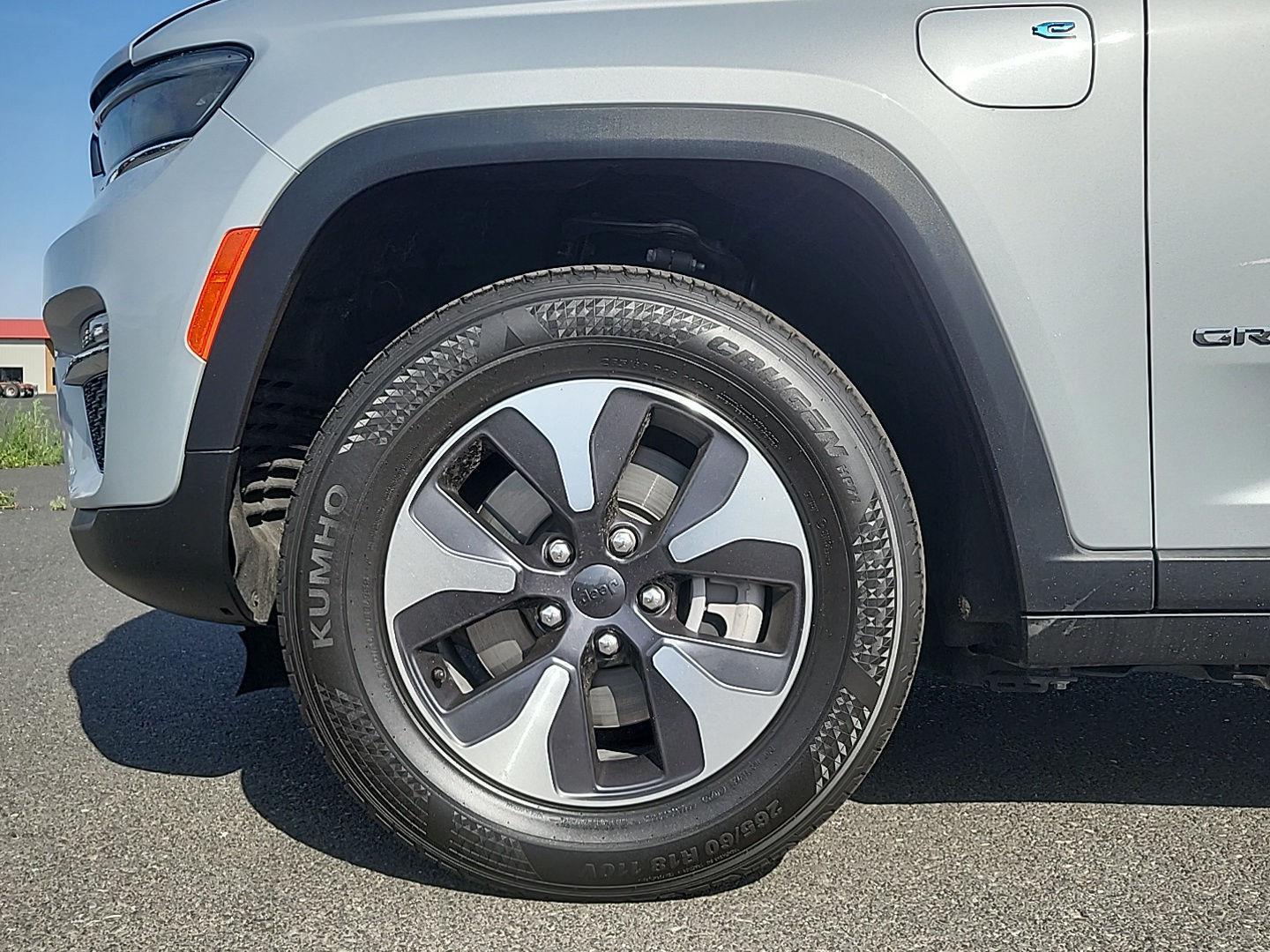 2023 Jeep Cherokee 4xe photo 19