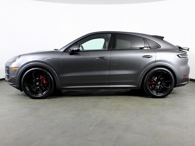 2026 Porsche Cayenne GTS Coupe photo 2