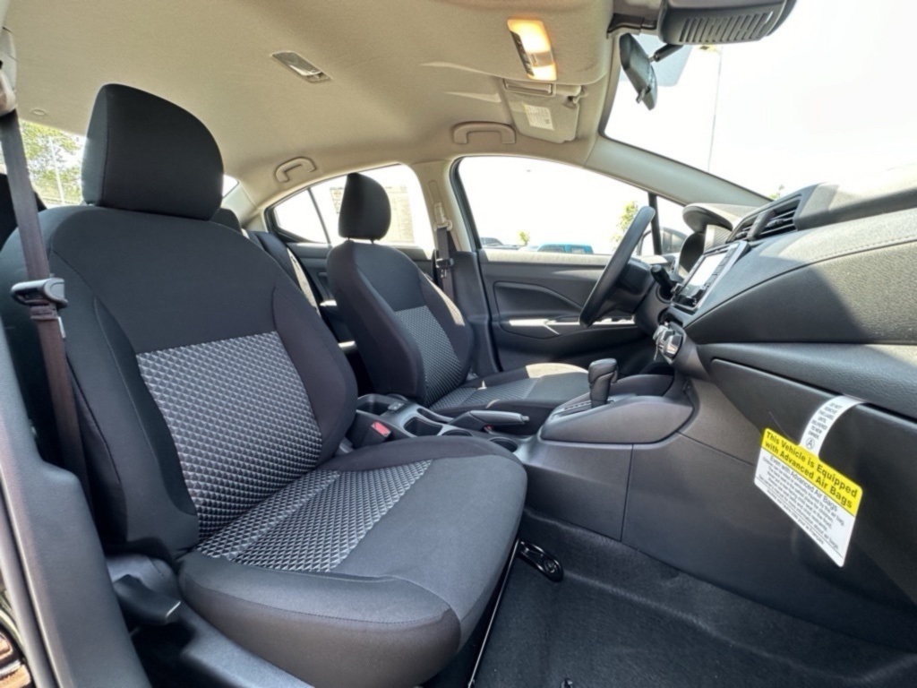 2025 Nissan Versa S photo 27