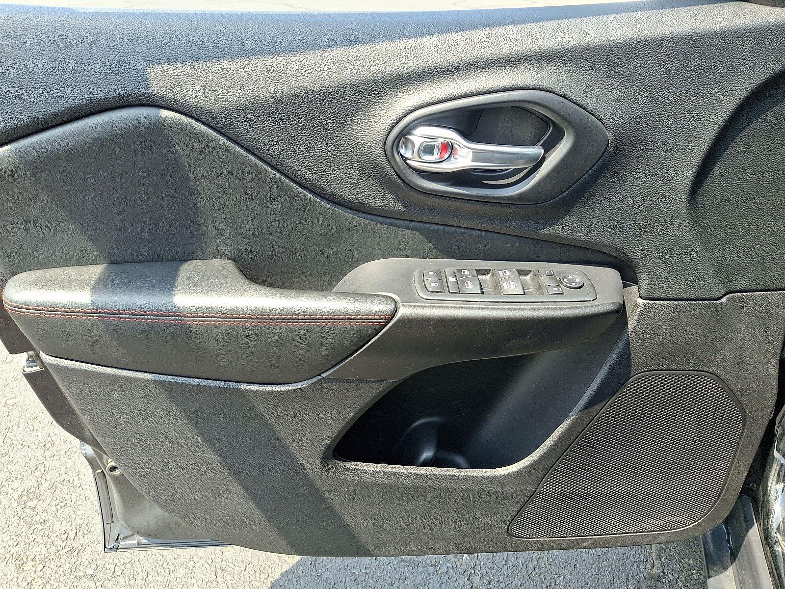 2021 Jeep Cherokee Trailhawk photo 10