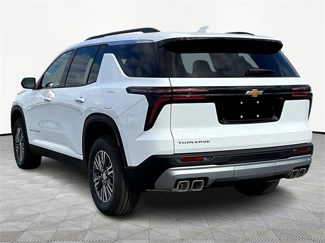 2026 Chevrolet Traverse photo 2