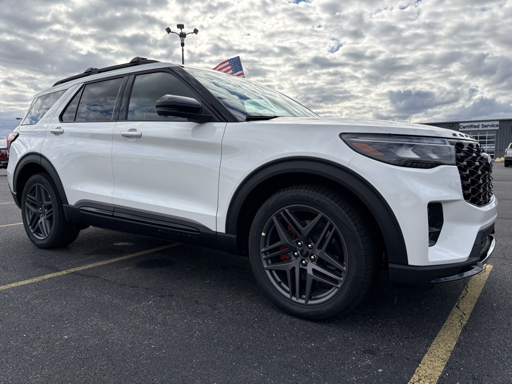 2026 Ford Explorer ST photo 3