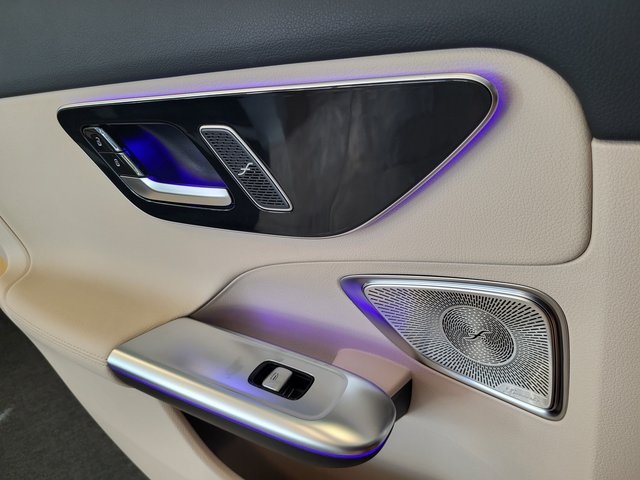 2025 Mercedes Benz C 300 photo 15