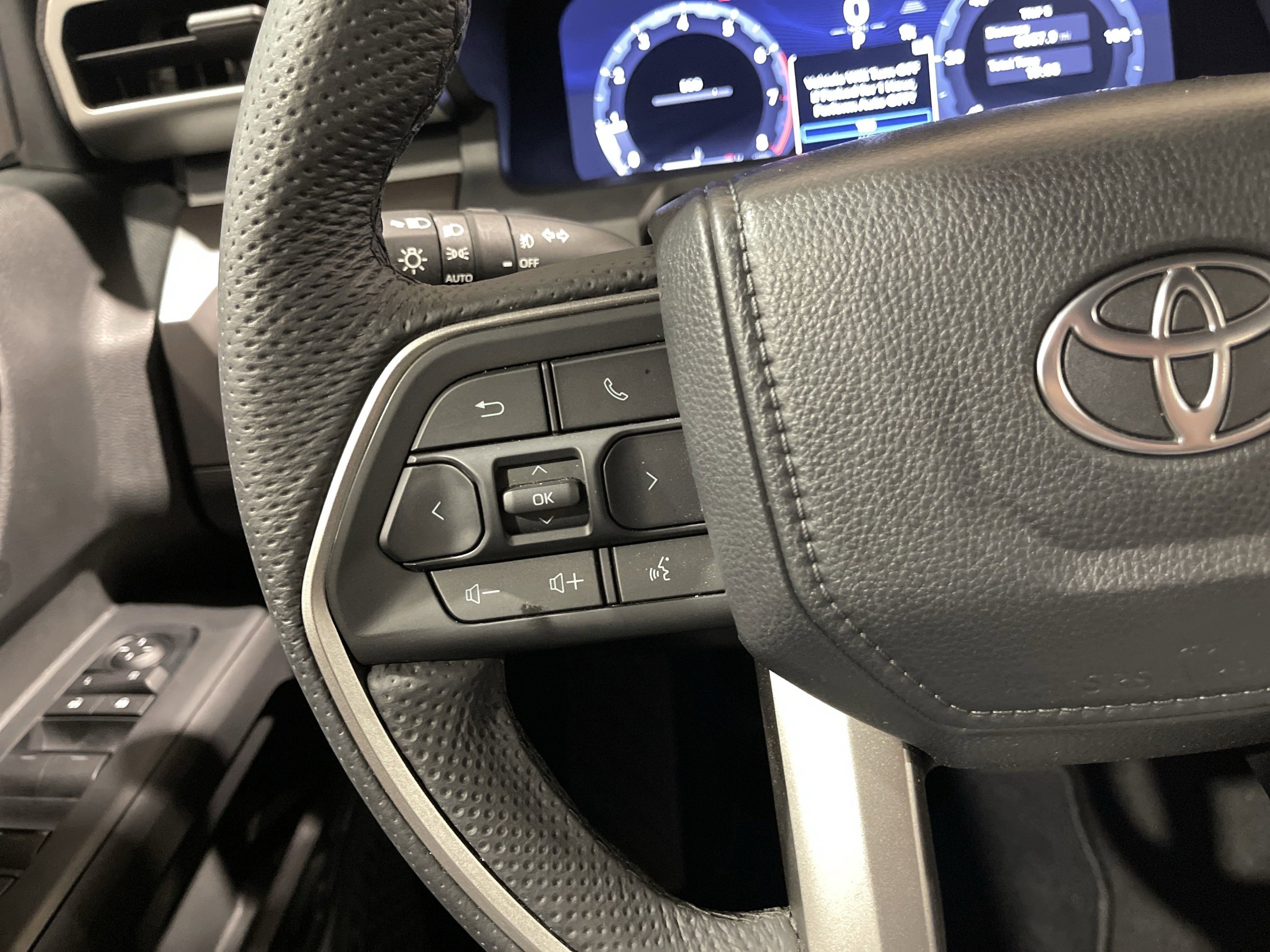 2024 Toyota Tacoma TRD Sport photo 17