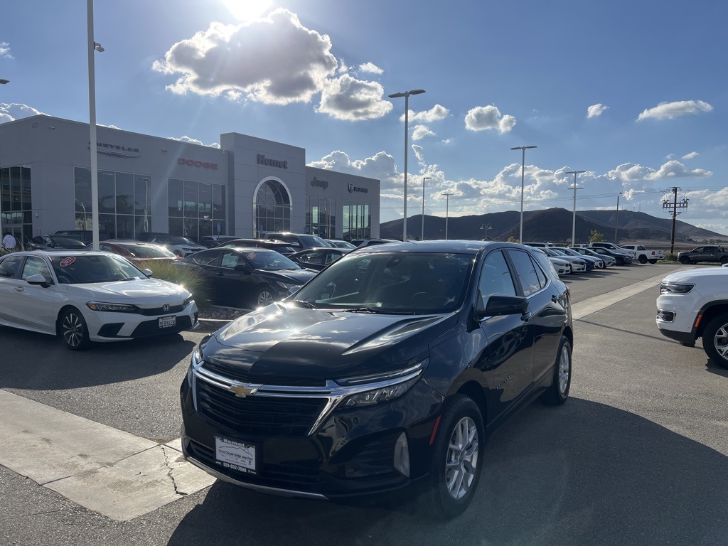 2024 Chevrolet Equinox LT photo 2