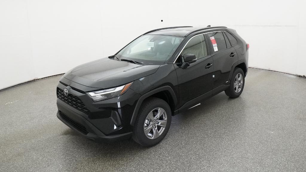 2025 Toyota RAV4 XLE's photo