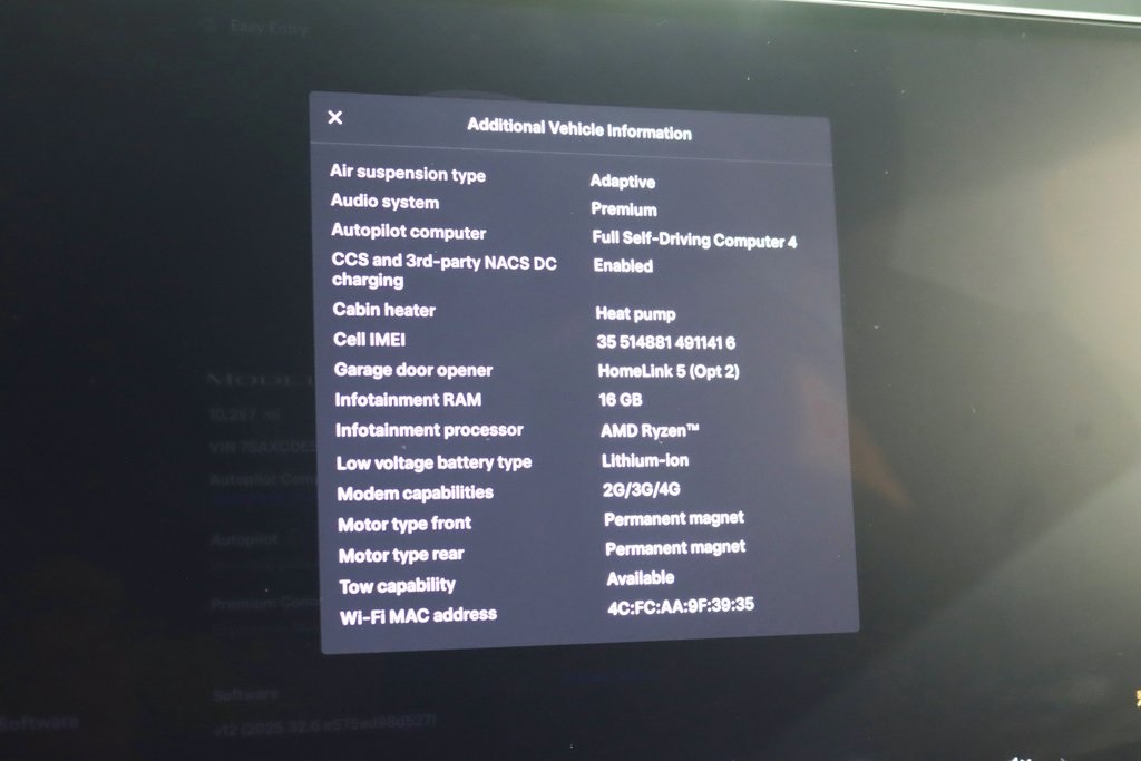 2025 Tesla Model X photo 20