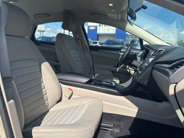 2017 Ford Fusion SE photo 18