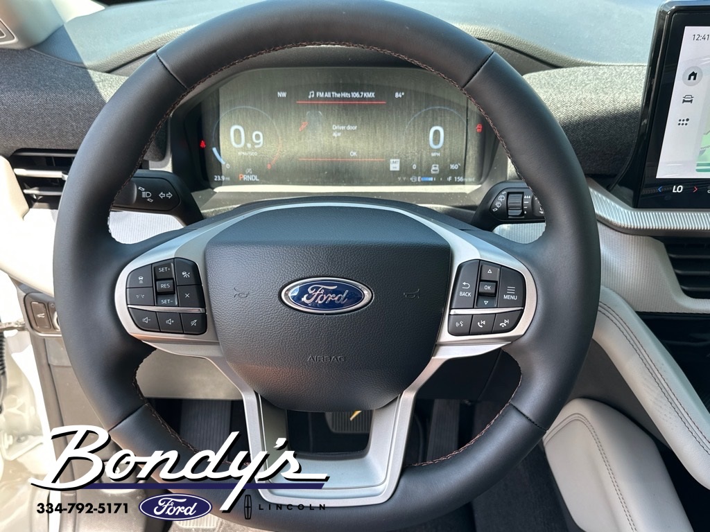 2025 Ford Explorer photo 4
