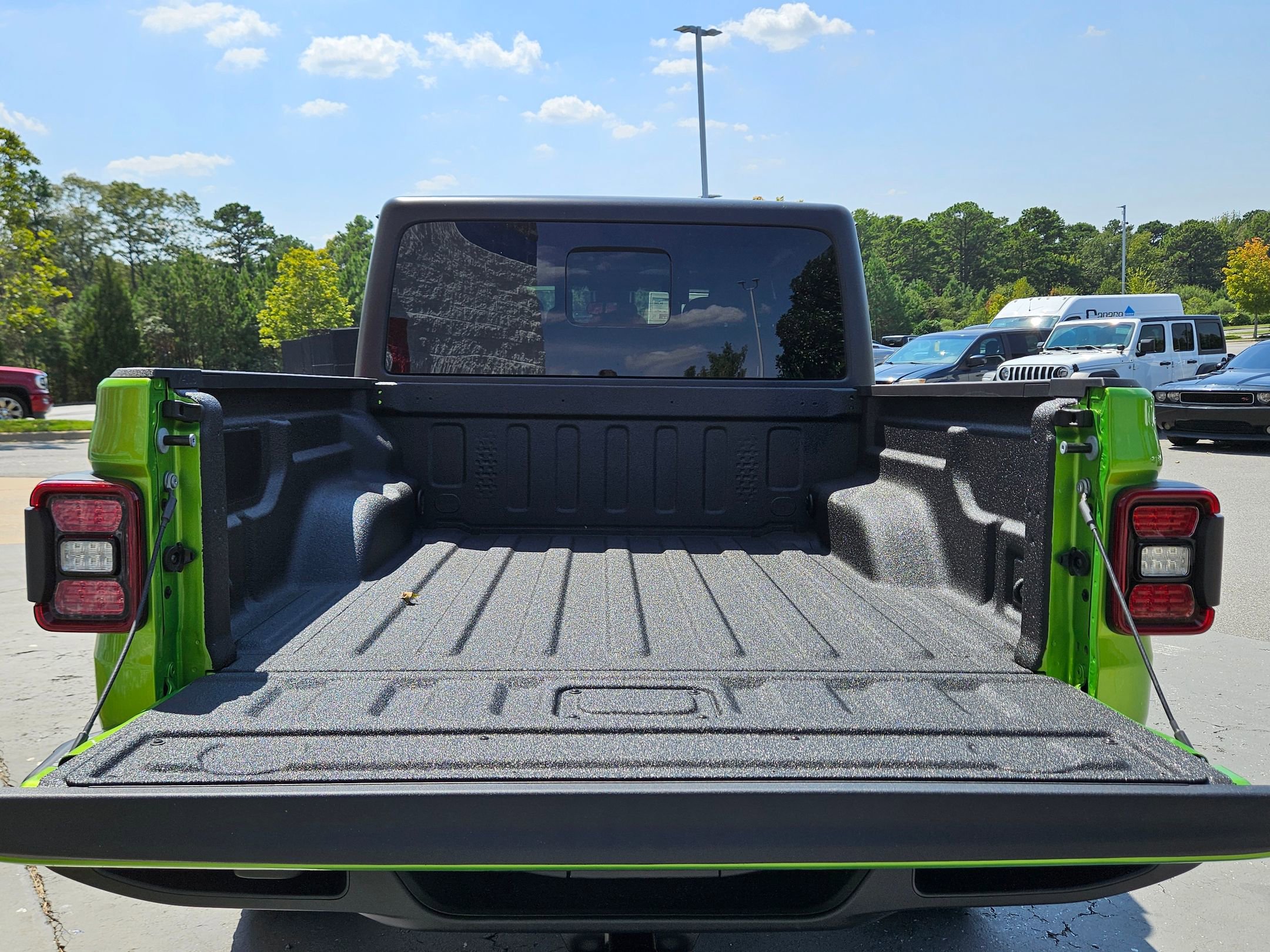 2025 Jeep Gladiator Willys photo 24